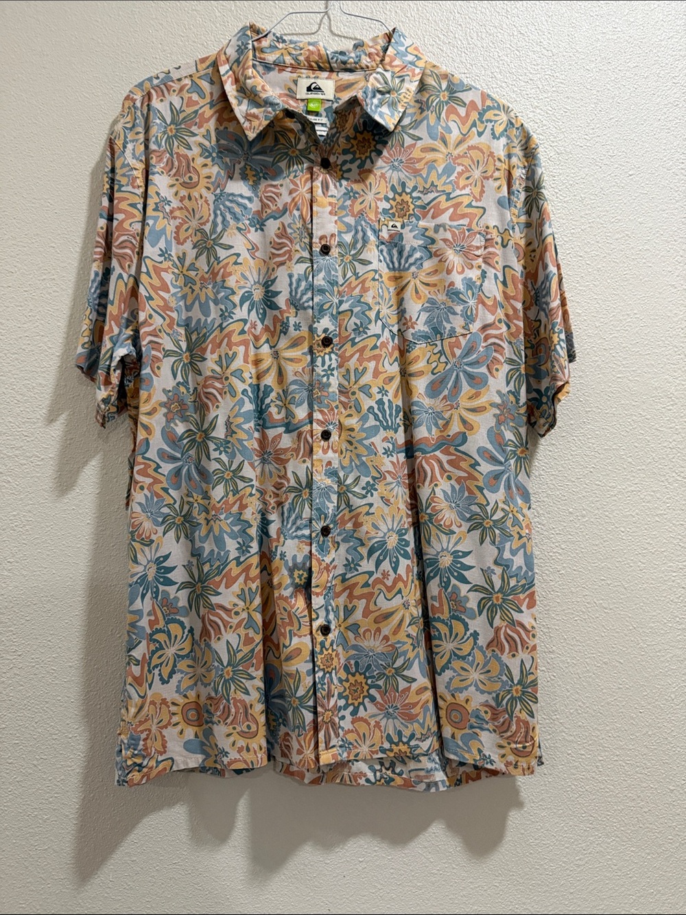 QuikSilver Men’s Button Down Floral Beach Shirt